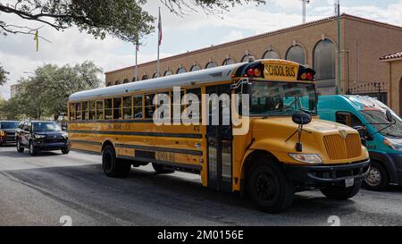 School Bus a San Antonio Texas - SAN ANTONIO, STATI UNITI - 01 NOVEMBRE 2022 Foto Stock