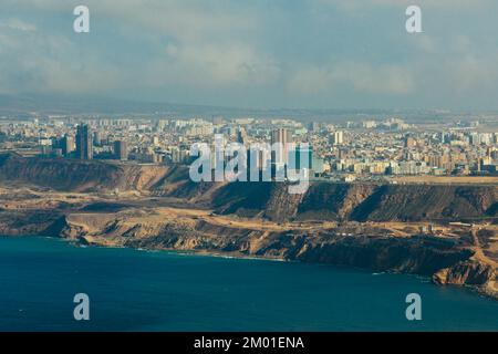 Vista panoramica sul porto di Oran sulla costa del Mar Mediterraneo, Algeria Foto Stock