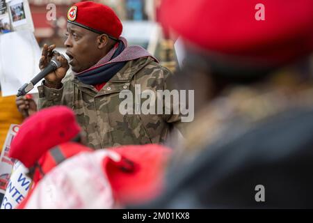 Gli esuli ugandesi protestano al di fuori dell'Alto Commissariato ugandese a Londra. La manifestazione è stata contro il governo ugandese, che è stato guidato come preside Foto Stock