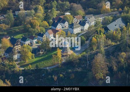 Veduta aerea, LWL-Freilichtmuseum Hagen, nuovo mulino a vento, Eilpe, Hagen, Zona della Ruhr, Renania settentrionale-Vestfalia, Germania, DE, Villaggio, Europa, hou a graticcio Foto Stock