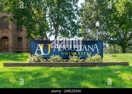 SIOUX FALLS, SD, USA - 10 LUGLIO 2022: Cartello d'ingresso al campus dell'Augustana College. Foto Stock