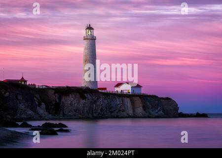 Faro di Cap-des-Rosiers, parco nazionale di Forillon, Gaspesie, Quebec, Canada Foto Stock