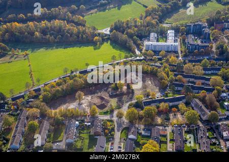 Laufbild, Baustelle mit Abriss Schulen, geplanter Wohnungsneubau zwischen Westender Weg und am Berge, Westende, Herdecke, Ruhrgebiet, Nordrhein-Westfa Foto Stock