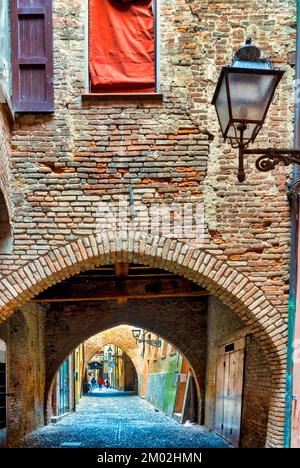 Veduta di Via delle volte, Ferrara, Italia Foto Stock