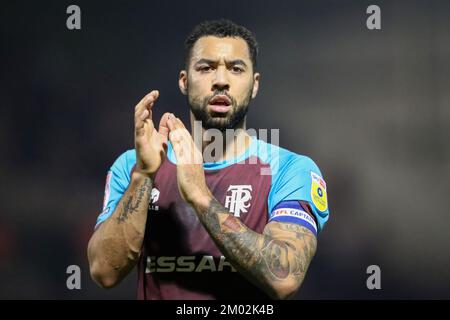 Northampton, Regno Unito. 3rd dicembre 2022. Il capitano di Tranmere Rovers Kane Hemmings dopo la partita della Sky Bet League 2 tra Northampton Town e Tranmere Rovers al PTS Academy Stadium di Northampton sabato 3rd dicembre 2022. (Credit: John Cripps | MI News) Credit: MI News & Sport /Alamy Live News Foto Stock