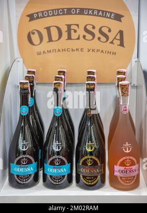 Kiev, Ucraina - 02 novembre 2021: Spumante Prestige Odessa stand ucraino cantina al Wine and Spirits Exhibition, evento principale per il vino e spiri Foto Stock