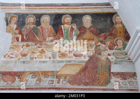 BONDO, SVIZZERA - 21 LUGLIO 2022: L'affresco dell'ultima cena nel St Martins chiesa dal 15. cent. Foto Stock