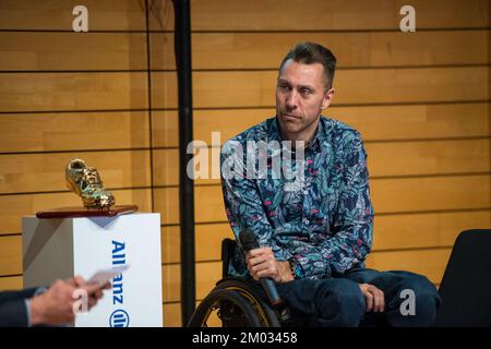 L'atleta paralimpiano Roger Habsch ha partecipato alla cerimonia di premiazione di atletica "Golden Spike", sabato 03 dicembre 2022 a Mechelen. FOTO DI BELGA LUCIEN LAMBOTTE Foto Stock