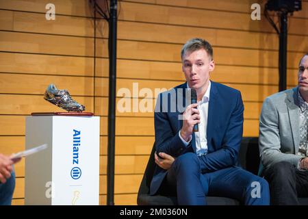 Il belga Julien Watrin ha raffigurato durante la cerimonia di premiazione atletica "Golden Spike", sabato 03 dicembre 2022 a Mechelen. FOTO DI BELGA LUCIEN LAMBOTTE Foto Stock