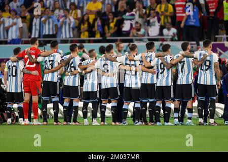 Doha, Qatar. 03rd Dec, 2022. Un giocatore dell'Argentina durante il Qatar World Cup Round of 16 partita contro l'Australia allo stadio Ahmad Bin Ali (AAS) a Doha Qatar il 03 dicembre 2022 Credit: Brazil Photo Press/Alamy Live News Foto Stock