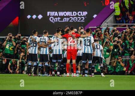 Doha, Qatar. 3rd Dec, 2022. Un giocatore dell'Argentina durante il Qatar World Cup Round of 16 match contro l'Australia allo stadio Ahmad Bin Ali (AAS) di Doha Qatar il 03 dicembre 2022 (Credit Image: © William Volcov/ZUMA Press Wire) Credit: ZUMA Press, Inc./Alamy Live News Foto Stock