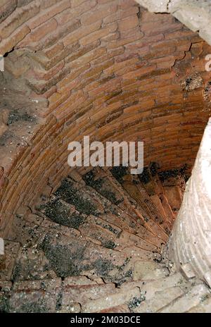 Minareto di Jam, Provincia di Ghor in Afghanistan. La parte superiore del Minareto di Jam mostra la scala a chiocciola e muratura interna. Foto Stock