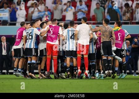 Doha, Qatar. 4th Dec, 2022. Un giocatore di Argentina durante il Qatar World Cup Round of 16 match contro l'Australia allo stadio Ahmad Bin Ali (AAS) a Doha Qatar il 03 dicembre 2022 (Credit Image: © William Volcov/ZUMA Press Wire) Credit: ZUMA Press, Inc./Alamy Live News Foto Stock