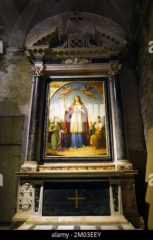 Interno, Chiesa di San Michele in Foro, Lucca, Toscana, Italia, Europa Foto Stock