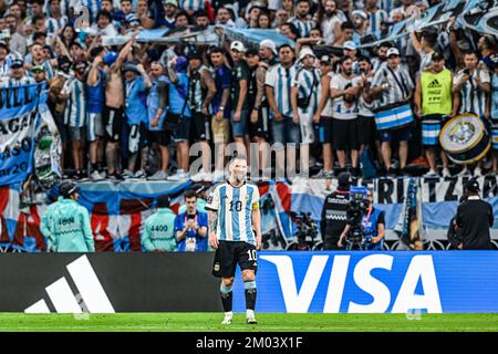 AR Rayyan, Qatar. 03rd Dec, 2022. I fan argentini durante la Coppa del mondo FIFA Qatar 2022 Round 16 partita tra Argentina e Australia allo stadio Ahmad Bin Ali di Ar-Rayyan, Qatar il 3 dicembre 2022 (Foto di Andrew Surma/ Credit: Sipa USA/Alamy Live News Foto Stock