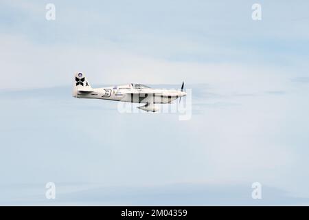 Stanislas Damiron nel suo aereo Chaos Theory (modello Western Air Racing ) francese corre all'Air Race1 di U-Tapao Rayong-Pattaya . Foto Stock