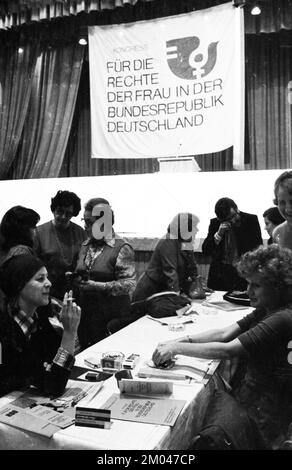 In occasione dell'anno delle Donne 1975, un'iniziativa internazionale delle donne ha organizzato un congresso delle donne per promuovere i diritti delle donne a Colonia, Germ Foto Stock