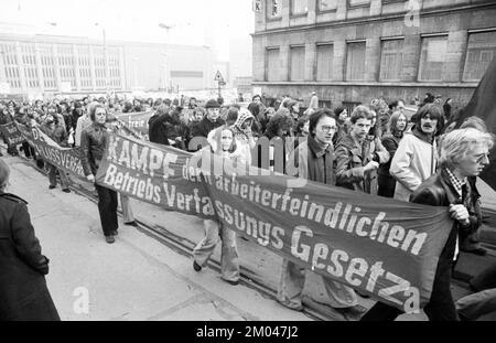 Su richiesta della Confederazione sindacale tedesca (DGB), molte migliaia di persone hanno manifestato per la codecisione e contro la disoccupazione il 08,11 Foto Stock