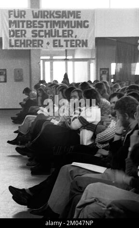 Il congresso studentesco Istruzione democratica della Gioventù operaia tedesca orientata al DKP (SDAJ) il 01.03.1975 a Brema, Germania, Europa Foto Stock