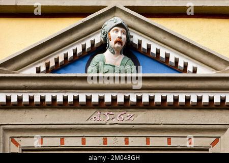 Una cosiddetta testa di pula sulla facciata della Haus zum Roten Ochsen, Renaissance, Erfurt, Turingia, Germania, Europa Foto Stock