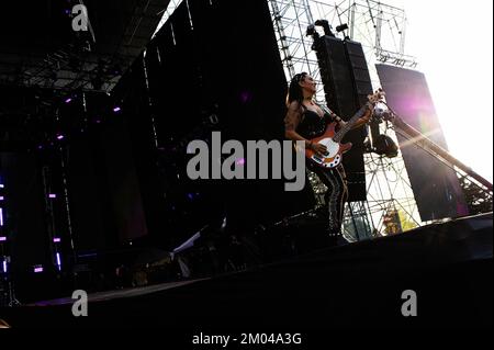 Bogota, Colombia. 03rd Dec, 2022. La band punk rock messicana 'Las Ultrasonicas' si esibirà durante il terzo giorno della riedizione del festival musicale 'Rock al Parque', il più grande festival rock dell'america latina e il terzo festival rock più grande del mondo, a Bogota, Colombia, il 3 novembre 2022. (Foto di Sebastian Barros/NurPhoto) Credit: NurPhoto/Alamy Live News Foto Stock