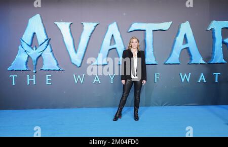 Kate Winslet partecipa a un invito fotografico per il nuovo film Avatar: The Way of Water, nel centro di Londra. Data immagine: Domenica 4 dicembre 2022. Foto Stock