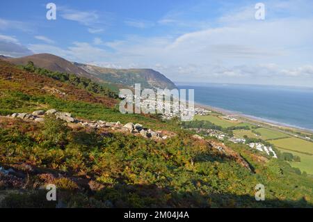 Vista sul penmaenmawr dal monte Conwy Foto Stock