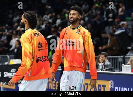 Belgrado, Serbia, 1st dicembre 2022. Kyle Alexander di Valencia Basket si scalda durante la partita Eurolega della Turkish Airlines del 2022/2023 tra Partizan Mozzart Bet Belgrade e Valencia Basket alla Start Arena di Belgrado, Serbia. Dicembre 1, 2022. Credito: Nikola Krstic/Alamy Foto Stock