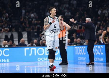 Belgrado, Serbia, 1st dicembre 2022. Jonah Radebaugh di Valencia Basket reagisce durante la partita Eurolega della Turkish Airlines del 2022/2023 tra Partizan Mozzart Bet Belgrade e Valencia Basket alla Start Arena di Belgrado, in Serbia. Dicembre 1, 2022. Credito: Nikola Krstic/Alamy Foto Stock