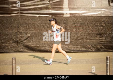 Gara di triathlon non identificata a Pattaya Triathlon, Thailandia Tri-League Tour Series 2015 il 17 ,2015 ottobre, Pattaya spiaggia, Chonburi, Thailandia. Foto Stock