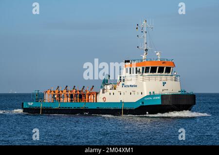 Acta Marine offshore fornitura nave leggenda COSTIERA sul fiume Elba Foto Stock