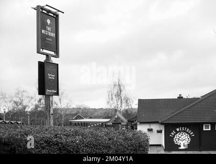 Il Westbury Pub di Newcastle, recentemente rinnovato, si trova sotto Lyme Staffordshire Foto Stock