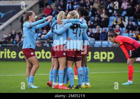 Manchester, Regno Unito. 04th Dec, 2022. Manchester, Inghilterra, dicembre 4th 2022: Festeggiamenti dopo Julie Blakstad (41 Manchester City) segna il secondo goal durante il gioco della Super League delle donne di Barclays fa tra Manchester City e Brighton all'Academy Stadium di Manchester, Inghilterra (Natalie Mincher/SPP) Credit: SPP Sport Press Photo. /Alamy Live News Foto Stock