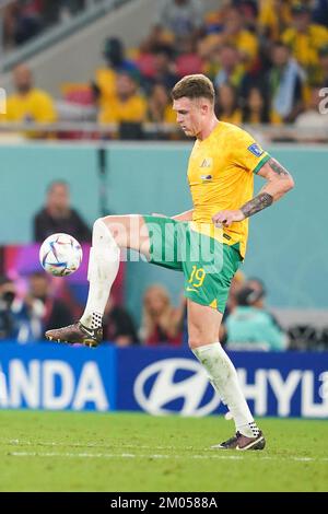 Al Rayyan, Doha, Qatar, Qatar. 3rd Dec, 2022. DOHA, QATAR - 3 DICEMBRE: Giocatore d'Australia Harry Souttar durante la Coppa del mondo FIFA Qatar 2022 Round of 16 match tra Argentina e Australia allo stadio Ahmad bin Ali il 3 dicembre 2022 ad al Rayyan, Qatar. (Credit Image: © Florencia Tan Jun/PX Imagens via ZUMA Press Wire) Foto Stock