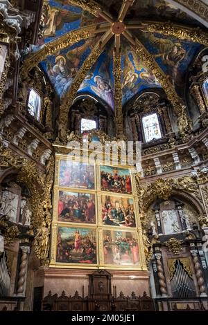 Dettaglio architettonico della Cattedrale di Valencia, conosciuta anche come Cattedrale di Santa Maria, una chiesa cattolica romana nel centro storico della città Foto Stock