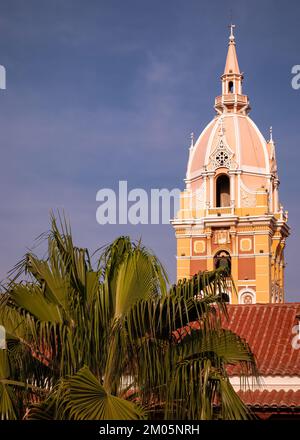 Catedral Santa Catalina de Alejandria sopra i tetti Foto Stock