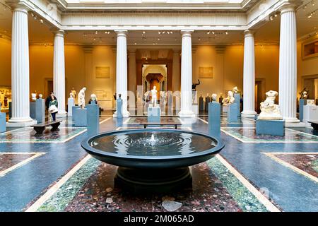 New York. Manhattan. Stati Uniti. Il Metropolitan Museum of Art Leon Levy e Shelby Corte Bianca. Gallerie greche e romane Foto Stock