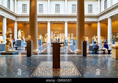New York. Manhattan. Stati Uniti. Il Metropolitan Museum of Art Leon Levy e Shelby Corte Bianca. Gallerie greche e romane Foto Stock