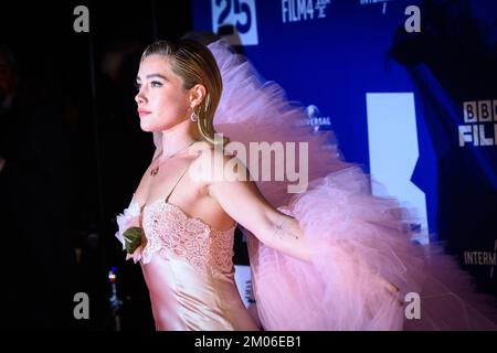 Londra, Regno Unito. 4 dicembre 2022. Florence Pugh partecipa alla cerimonia dei British Independent Film Awards a Old Billingsgate, nella zona est di Londra. Data immagine: Domenica 4 dicembre 2022. Il credito fotografico dovrebbe essere: Matt Crossick/Empics/Alamy Live News Foto Stock