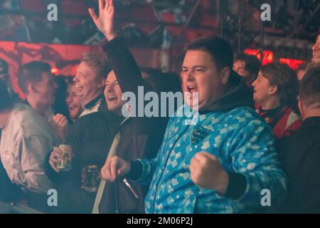 Londra, Regno Unito. 4th Dec, 2022. Gli appassionati di calcio al 4thefans a Londra Est per la partita di Coppa del mondo Inghilterra vs Senegal in finale sedici. Credit: Ian Davidson/Alamy Live News Foto Stock