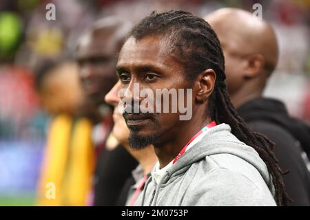 Al Khor, Qatar. 04th Dec, 2022. L'allenatore senegalese Aliou Cisse guarda avanti durante la partita di Coppa del mondo FIFA 2022 del 16 allo stadio al Bayt di al Khor, in Qatar, il 04 dicembre 2022. Foto di Chris Brunskill/UPI Credit: UPI/Alamy Live News Foto Stock