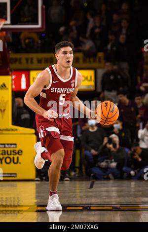 La guardia di Stanford Michael o’Connell (5) scende in campo nella prima metà della partita di pallacanestro NCAA contro lo stato dell'Arizona a Tempe, Arizona, domenica, Foto Stock