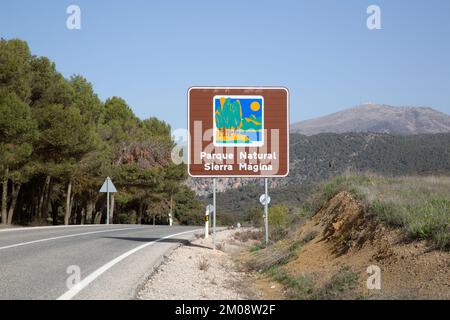 Cartello del Parco Nazionale della Sierra Magina; Jaen; Spagna Foto Stock