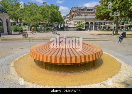 Thermaquelle, Kochbrunnen, Kochbrunnenplatz, Wiesbaden, Hessen, Germania Foto Stock