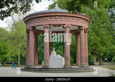 Brennentempel des Elisabethenbrunnen mit Göttin Hygieia, Kurpark, Bad Homburg, Hessen, Deutschland Foto Stock