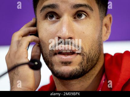 Doha, Qatar. 05th Dec, 2022. DOHA - il portiere Munir El Kajoui durante una conferenza stampa della nazionale marocchina al centro stampa il 5 dicembre 2022 a Doha, Qatar. Il Marocco incontrerà la Spagna nel round del 16. ANP KOEN VAN WEEL Credit: ANP/Alamy Live News Foto Stock