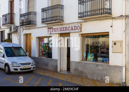 Piccolo supermercato nella città di Cantoria, Valle di Almanzora, provincia di Almeria, Andalusia, Spagna Foto Stock