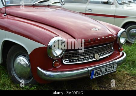 Il DDR Oldtimer Wartburg 312 si è riunito a Benneckenstein, sulle montagne Harz, in Germania, in Europa Foto Stock