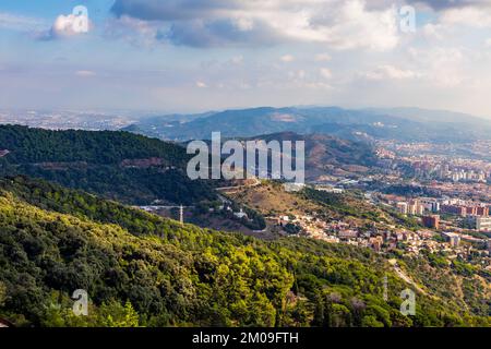 Vista di Barcellona dal Monte Tibidabo, Barcellona, Spagna Foto Stock