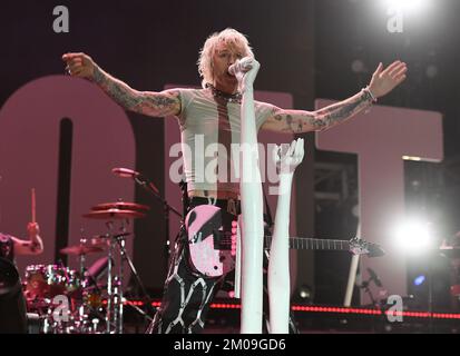 FORT LAUDERDALE FL - 04 DICEMBRE: Machine Gun Kelly si esibisce durante l'Audacy Beach Festival a Fort Lauderdale Beach il 4 Dicembre 2022 a Fort Lauderdale, Florida. Credito: mpi04/MediaPunch Foto Stock